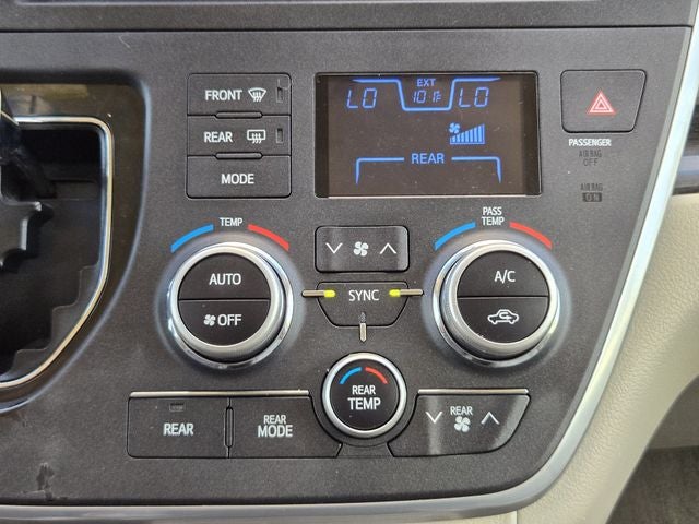 2017 Toyota Sienna XLE 8 Passenger