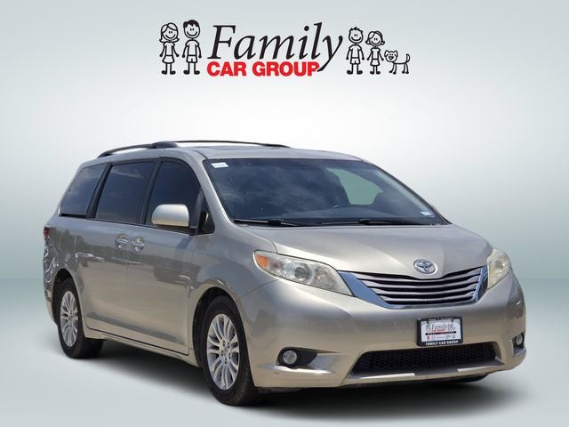 2017 Toyota Sienna XLE 8 Passenger