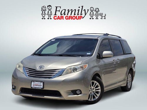 2017 Toyota Sienna XLE 8 Passenger