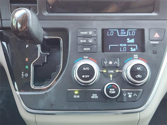 2017 Toyota Sienna XLE 8 Passenger