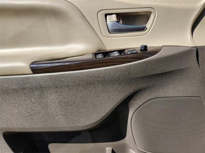 2017 Toyota Sienna XLE 8 Passenger