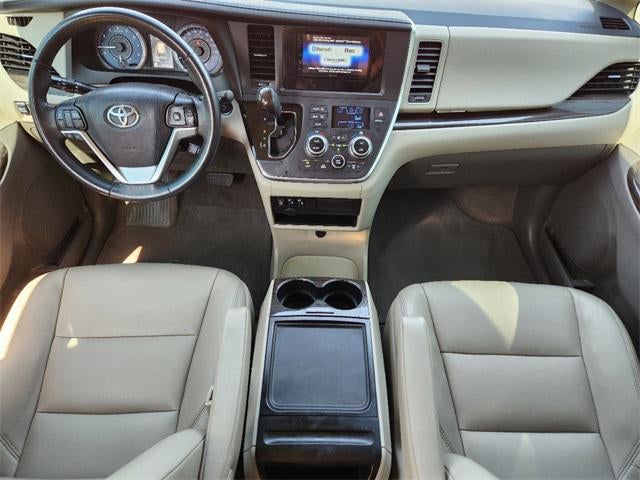 2017 Toyota Sienna XLE 8 Passenger