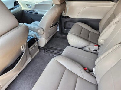 2017 Toyota Sienna XLE 8 Passenger