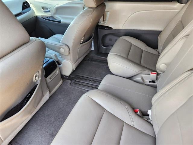2017 Toyota Sienna XLE 8 Passenger