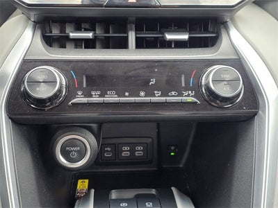 2023 Toyota Venza LE