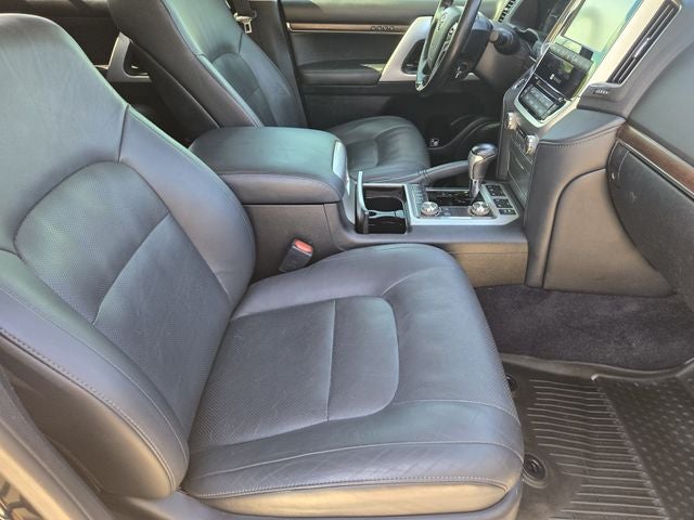 2018 Toyota Land Cruiser Base