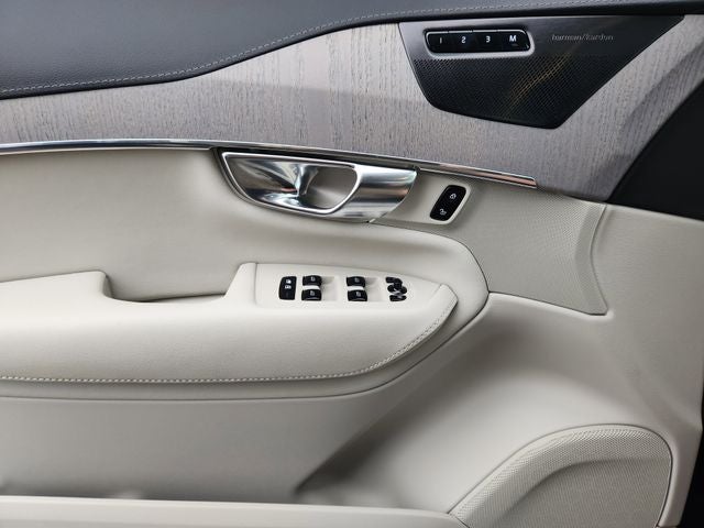 2025 Volvo XC90 Plug-In Hybrid T8 Ultra 7 Passenger