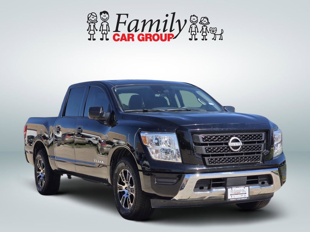 2023 Nissan Titan SV