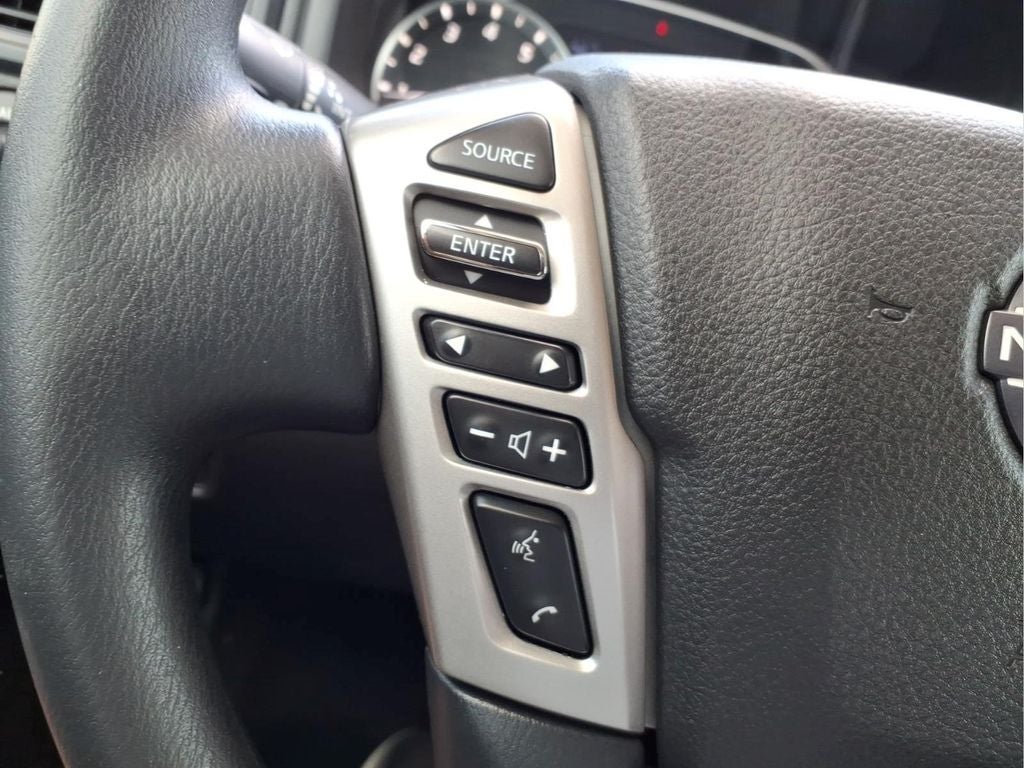2023 Nissan Titan SV