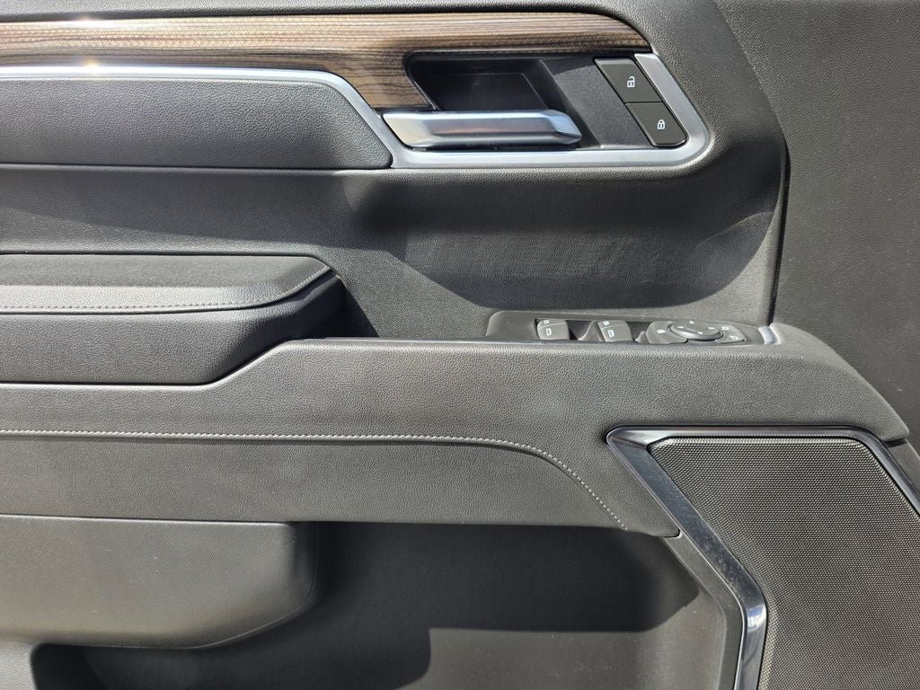 2025 Chevrolet Silverado 1500 LT LT1