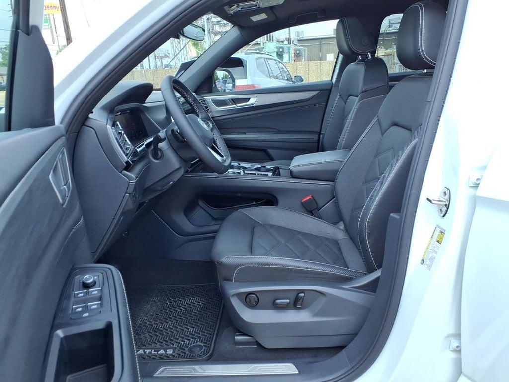 2024 Volkswagen Atlas Cross Sport 2.0T SE w/Technology
