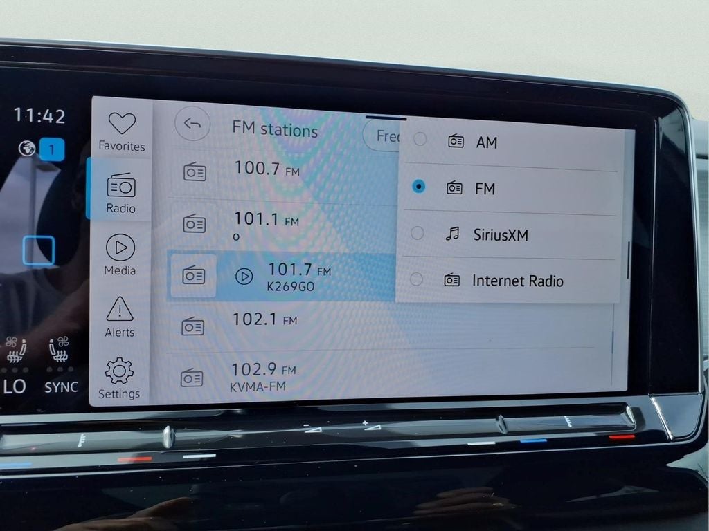 2024 Volkswagen Atlas Cross Sport 2.0T SE w/Technology