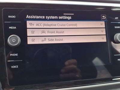 2023 Volkswagen Atlas Cross Sport 2.0T SE w/Technology
