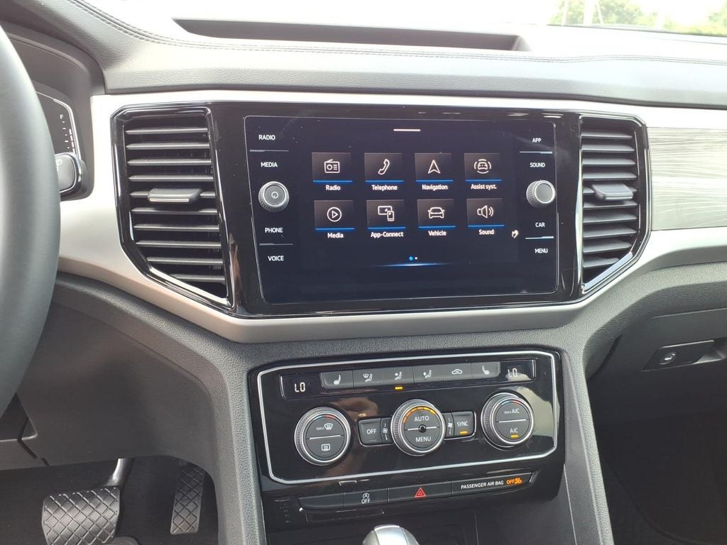 2023 Volkswagen Atlas Cross Sport 2.0T SE w/Technology