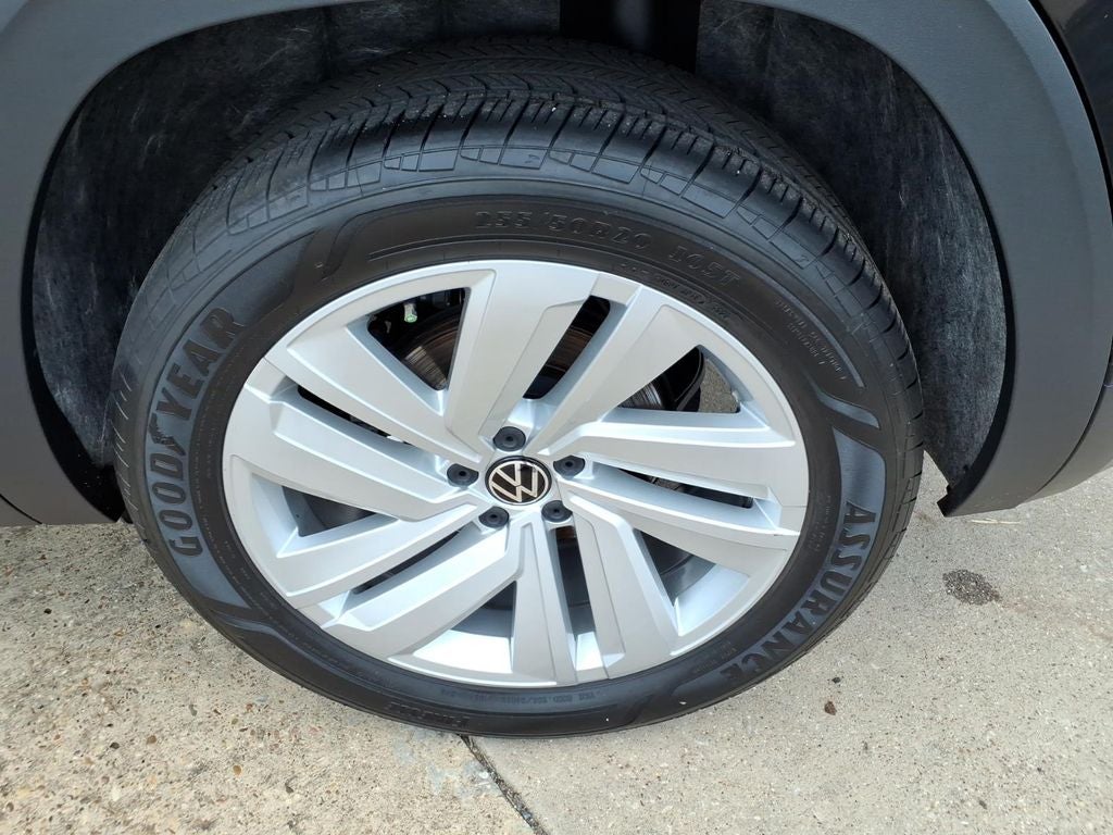 2023 Volkswagen Atlas Cross Sport 2.0T SE w/Technology