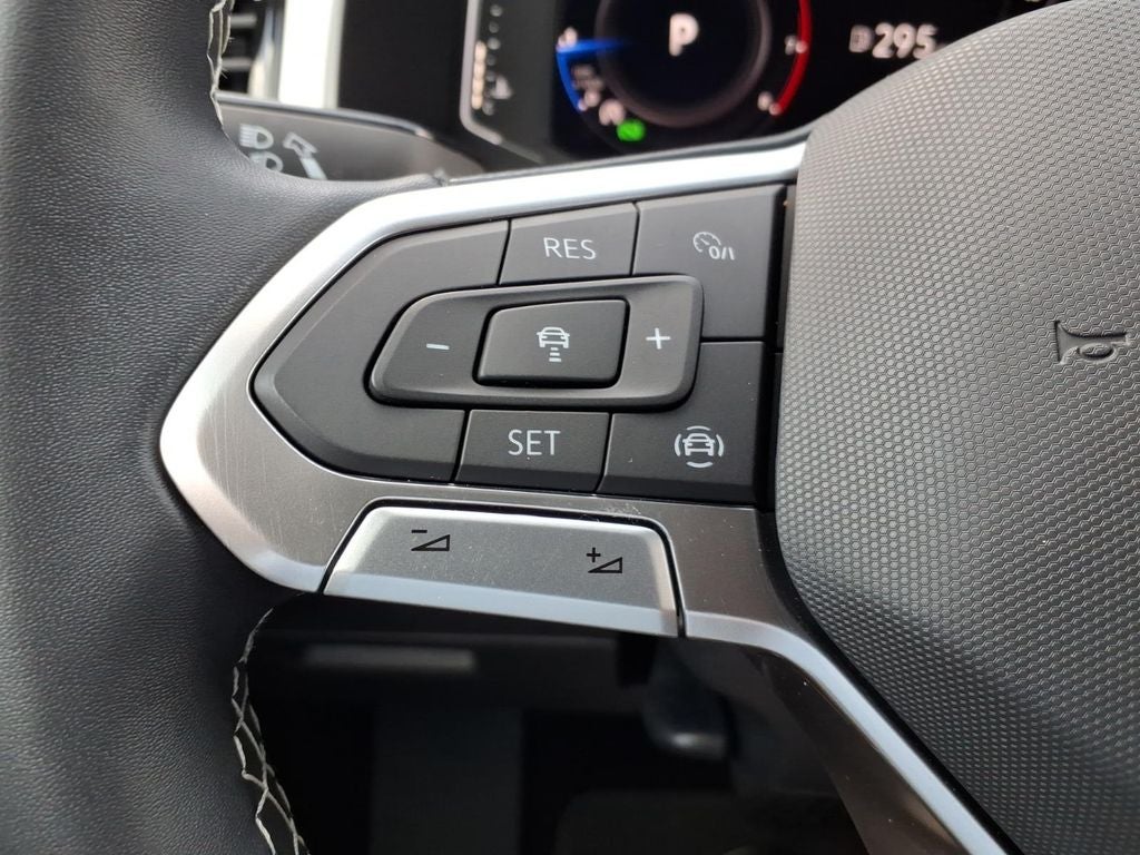 2023 Volkswagen Atlas Cross Sport 2.0T SE w/Technology