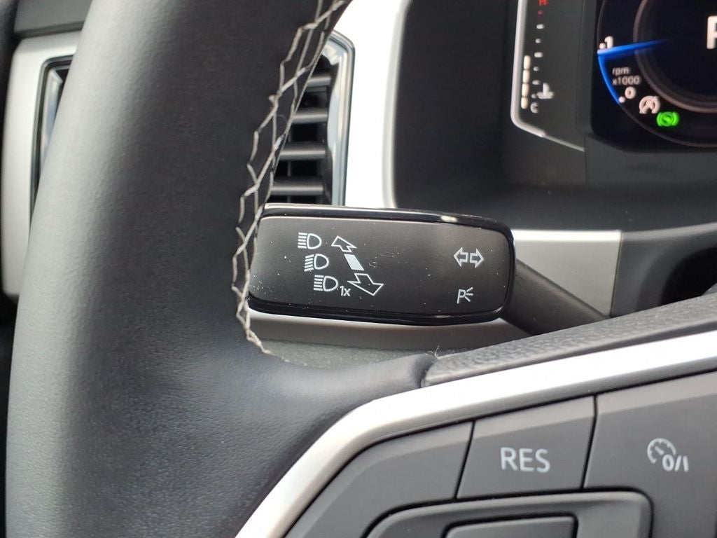 2023 Volkswagen Atlas Cross Sport 2.0T SE w/Technology