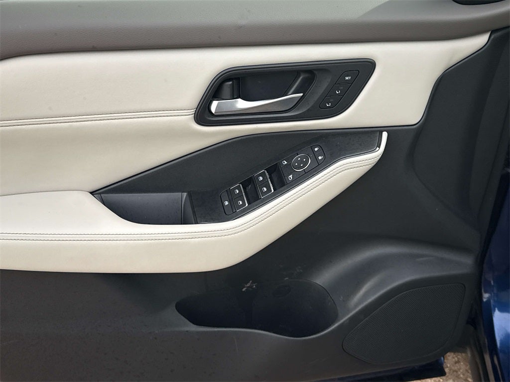 2022 Nissan Rogue SL