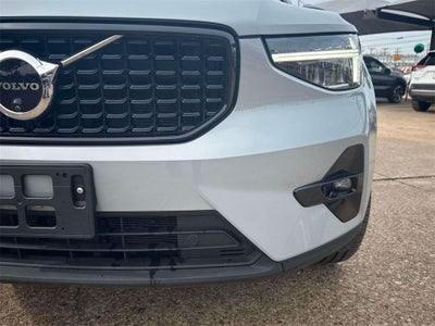 2024 Volvo XC40 B5 Plus Dark Theme