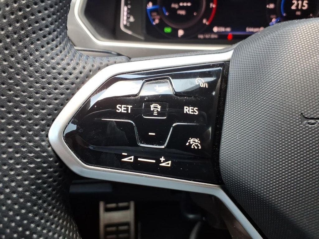 2024 Volkswagen Tiguan 2.0T SEL R-Line