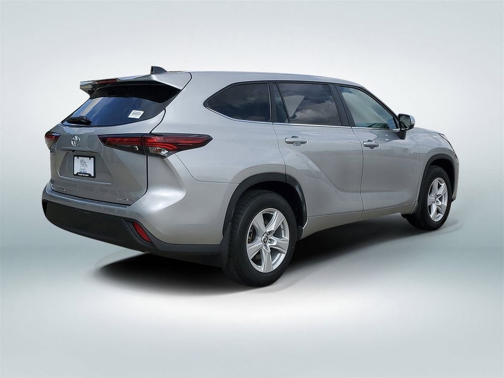 2024 Toyota Highlander LE