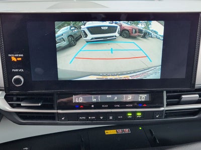 2025 Toyota Sienna XLE 8 Passenger