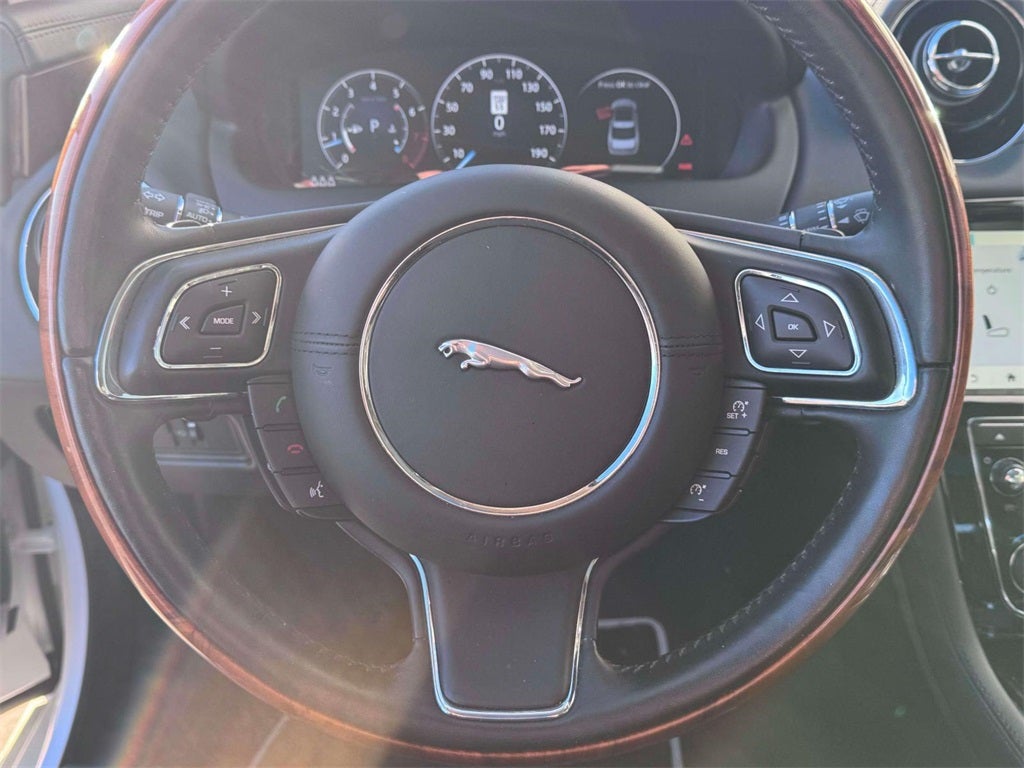 2019 Jaguar XJ R-Sport