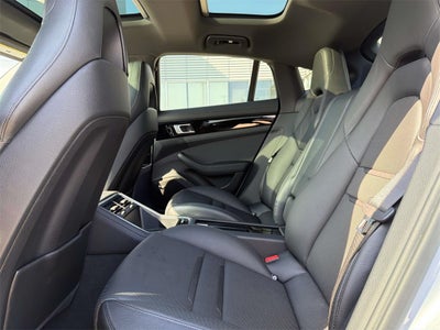 2018 Porsche Panamera 4