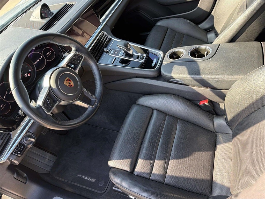 2018 Porsche Panamera 4