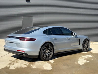 2018 Porsche Panamera 4
