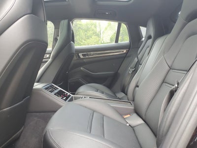 2023 Porsche Panamera 4 Platinum Edition