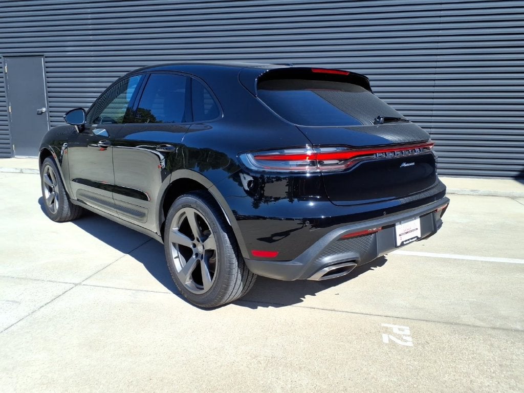 2026 Porsche Macan Base