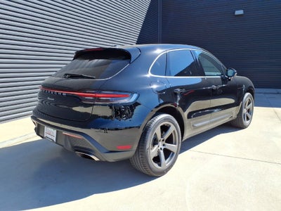 2026 Porsche Macan Base