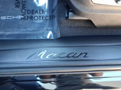 2025 Porsche Macan Base
