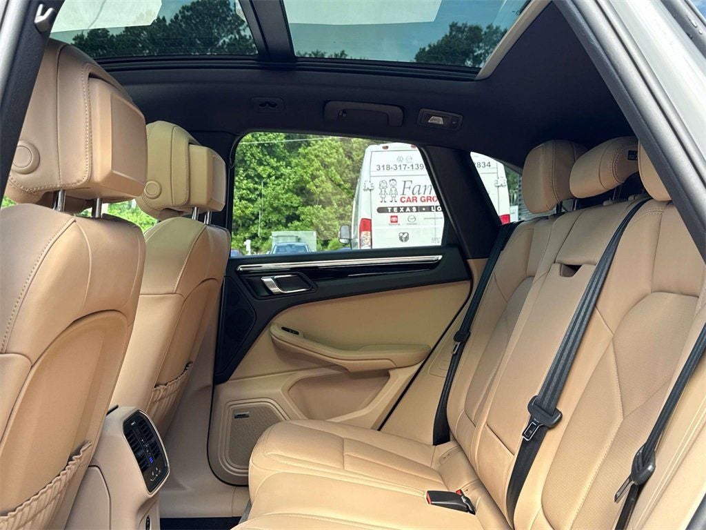 2025 Porsche Macan AWD
