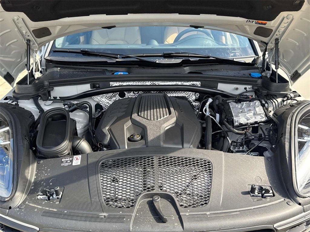 2025 Porsche Macan AWD