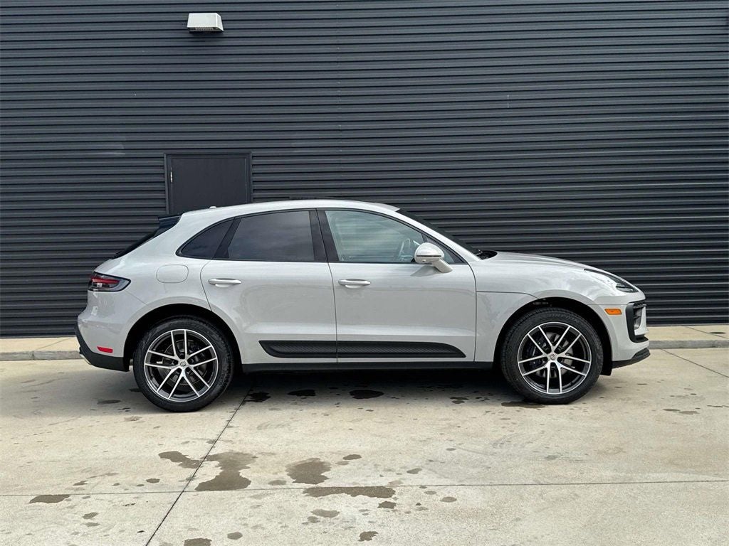 2025 Porsche Macan AWD