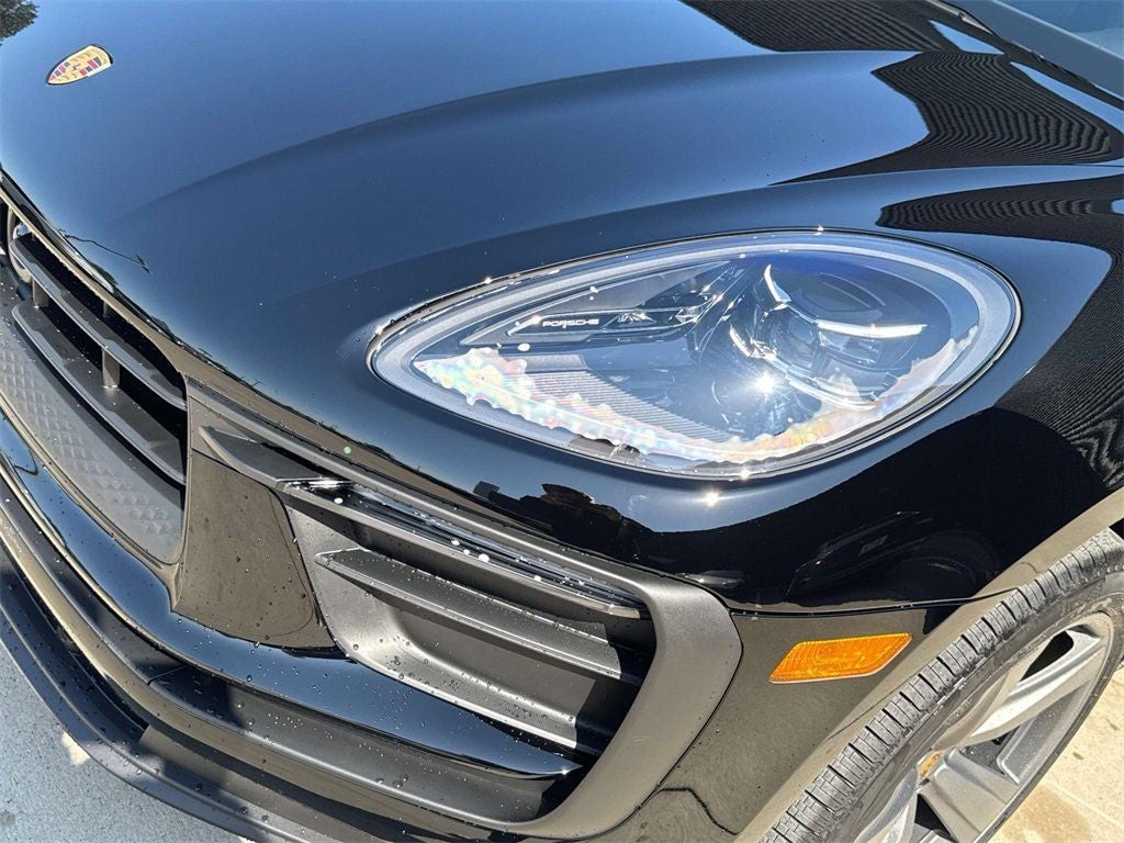 2025 Porsche Macan Base