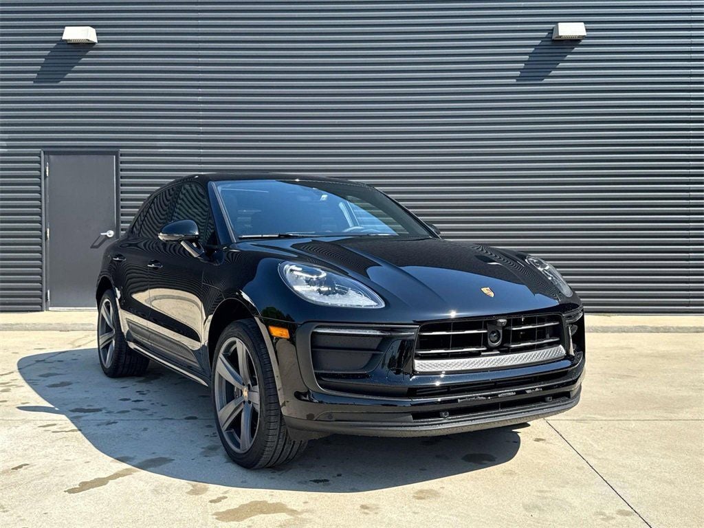 2025 Porsche Macan Base