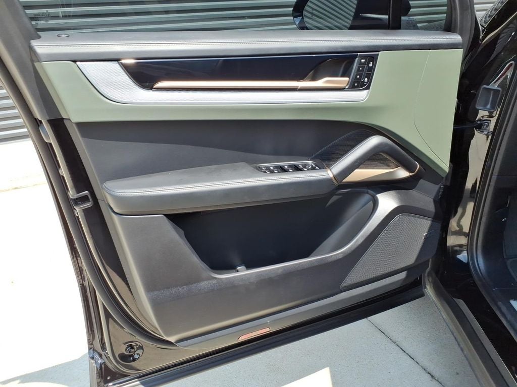 2024 Porsche Cayenne Base
