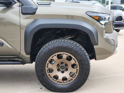 2025 Toyota Tacoma i-FORCE MAX Tacoma Trailhunter