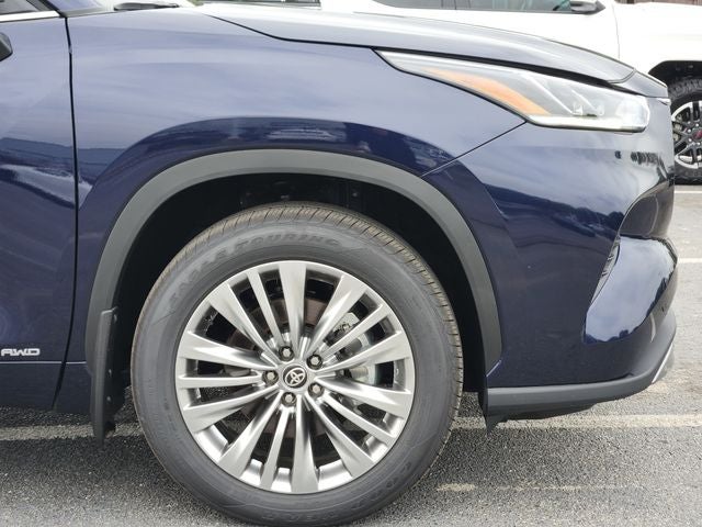 2026 Toyota Highlander Hybrid Platinum